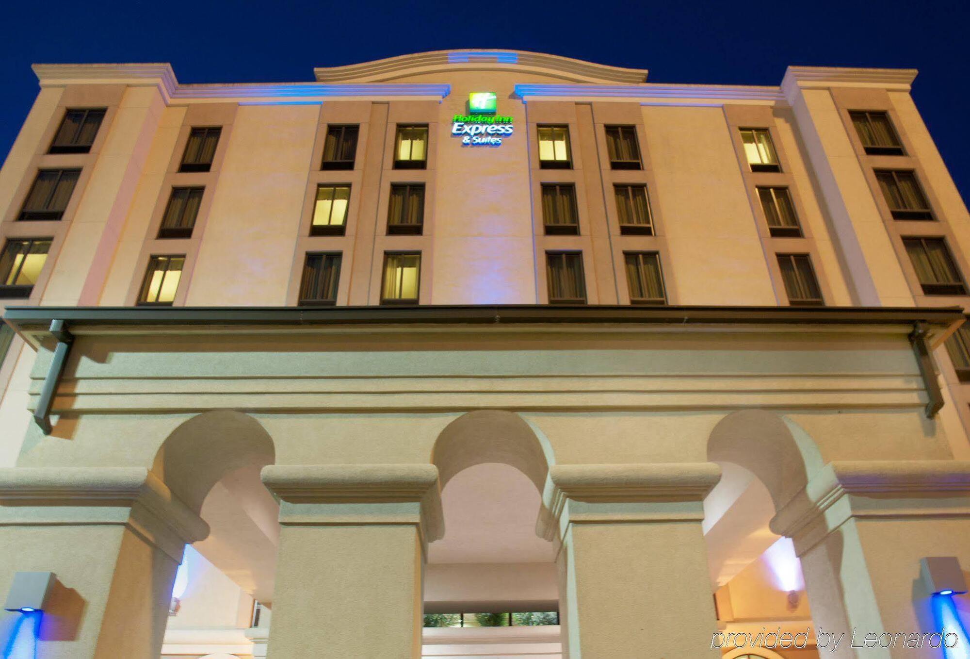 Hotel Express & - Memorial Park Area By Ihg 3*
